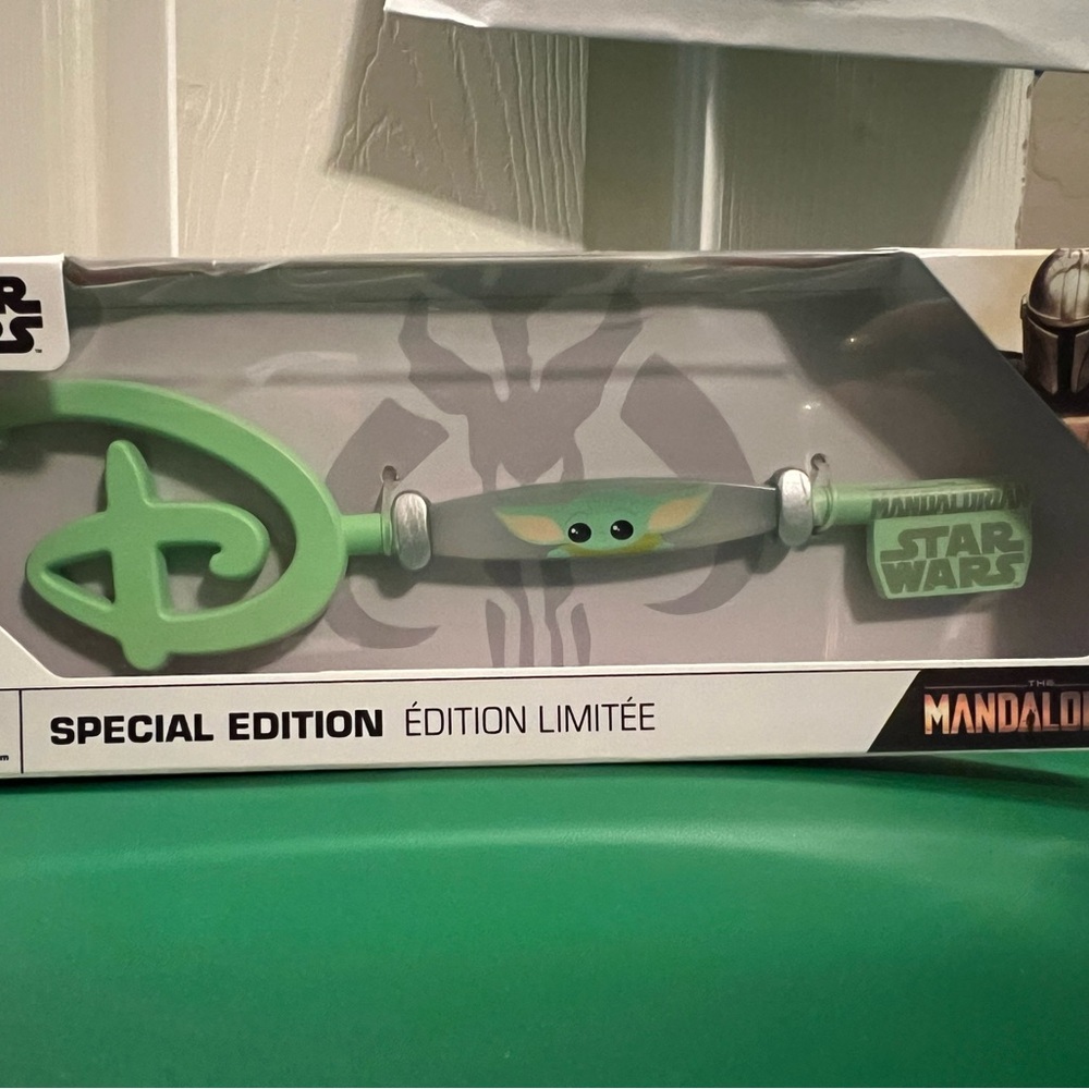 Star Wars Mandalorian Special Edition Key Collectible